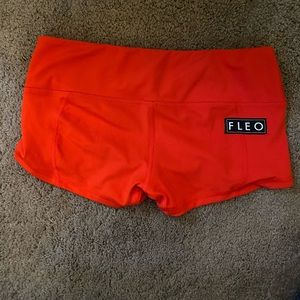 NEW FLEO shorts red - M